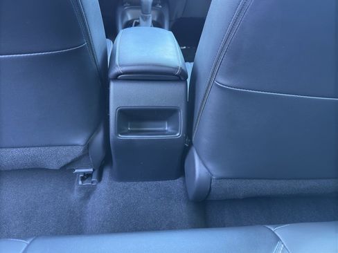 Used 2022 Toyota Corolla LE image 11