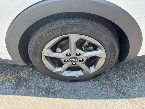 Used 2025 Kia K4 FWD image 25