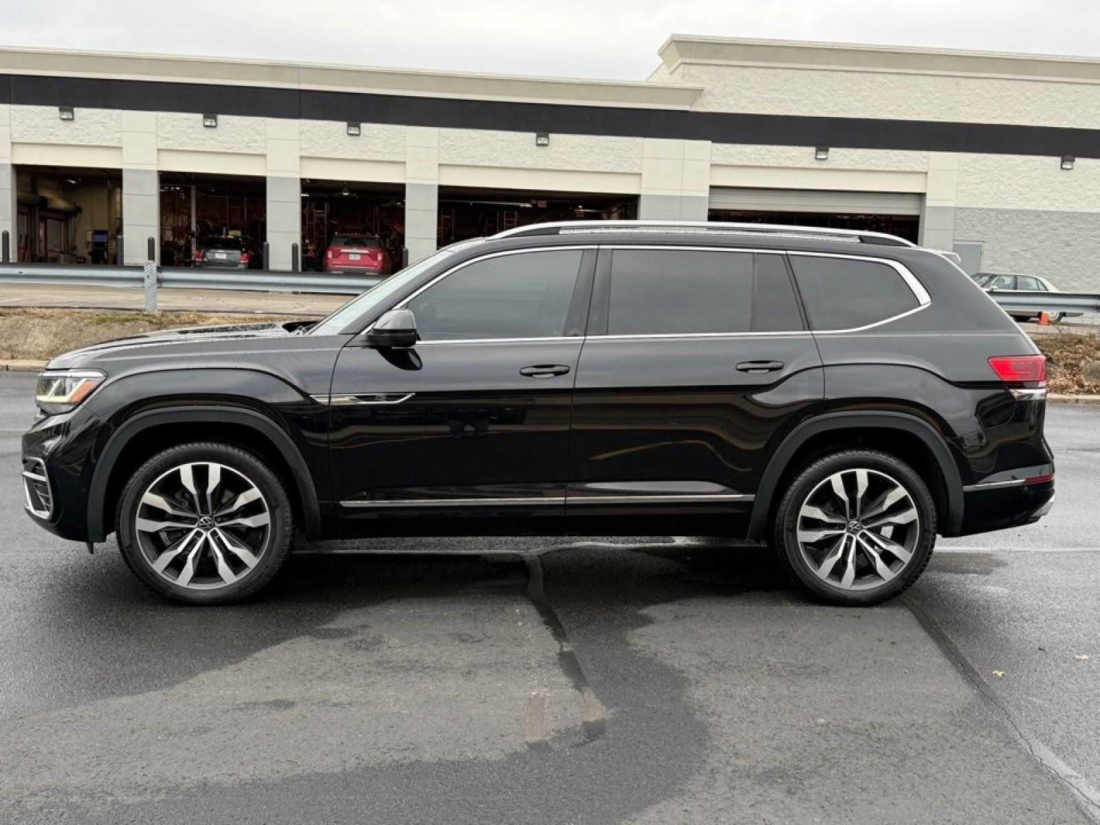Used 2021 Volkswagen Atlas SEL Premium AWD/4WD image 5