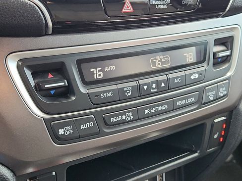 Used 2022 Honda Pilot Sport image 17