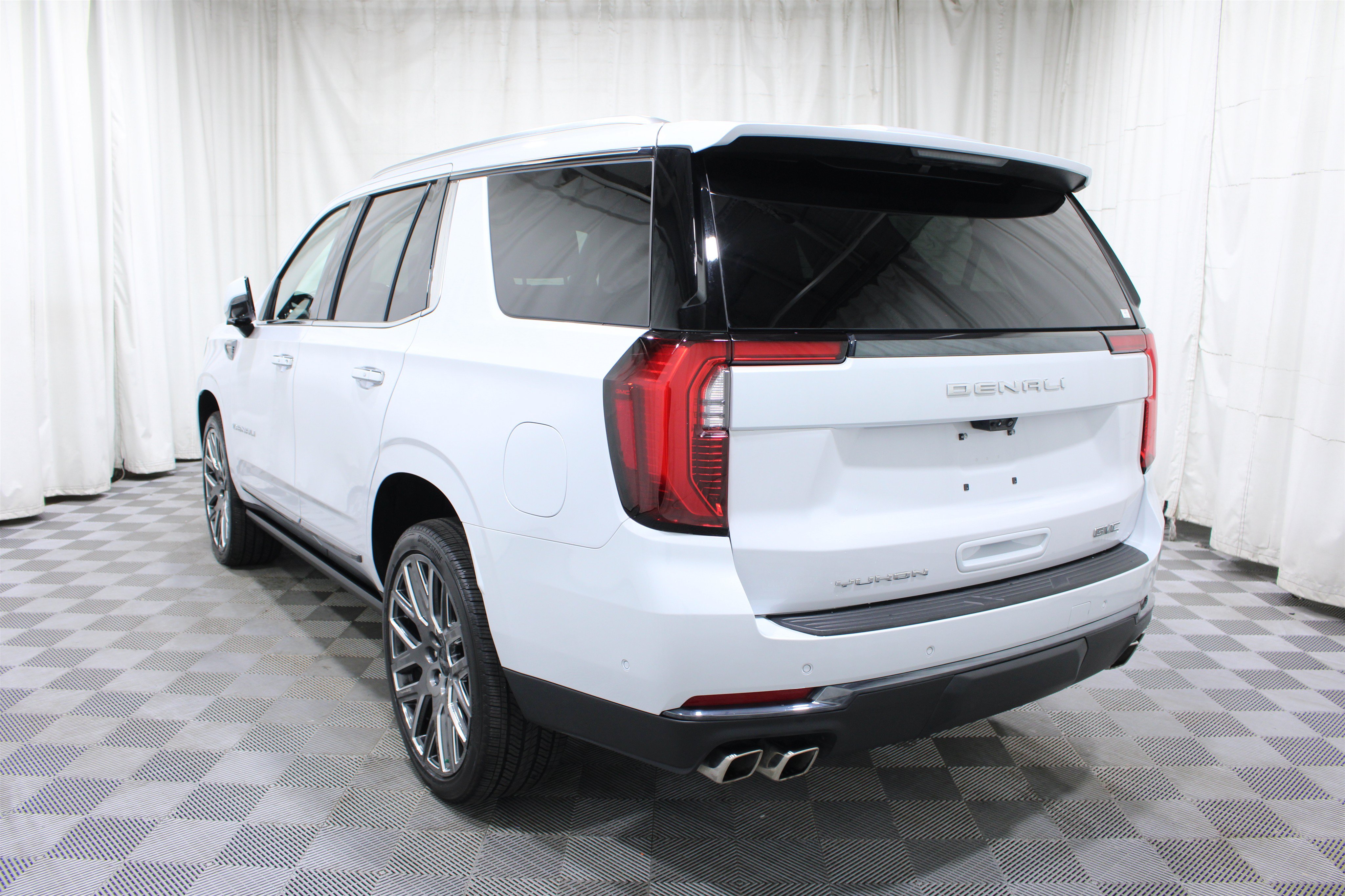 Used 2026 GMC Yukon Denali Ultimate AWD/4WD image 39