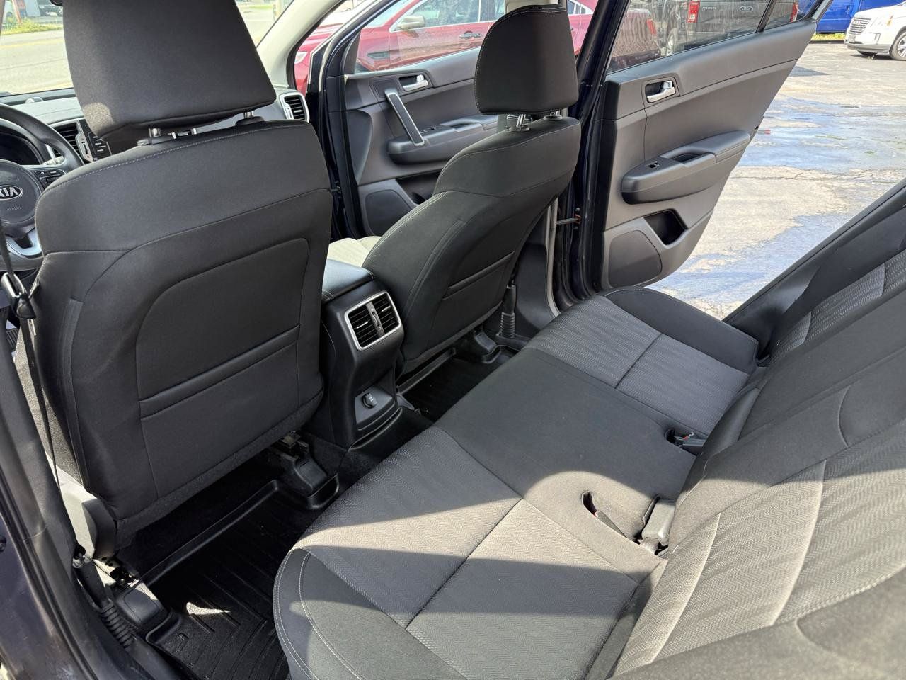 Used 2019 Kia Sportage LX FWD image 28