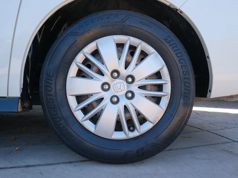 Used 2016 Honda Odyssey LX image 40