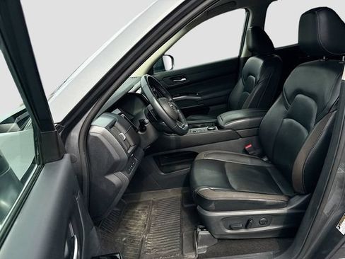 Used 2023 Nissan Pathfinder SL AWD/4WD image 24