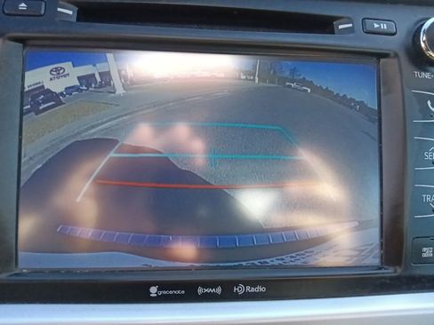 Used 2019 Toyota Highlander XLE AWD/4WD image 22