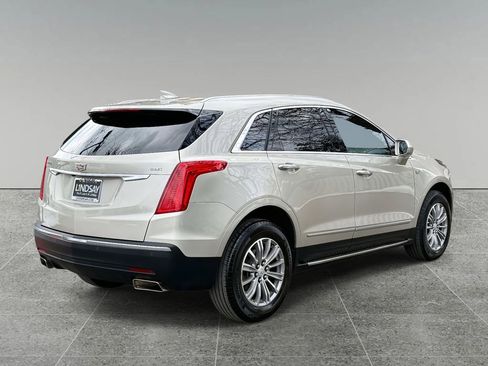 Used 2017 Cadillac XT5 Luxury w/ Driver Awareness Package image 10