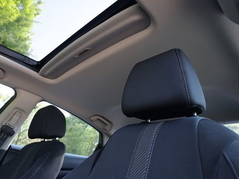 Used 2018 Honda Civic EX image 9