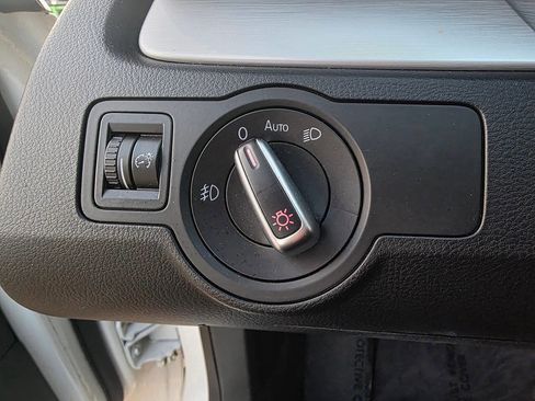 Used 2014 Volkswagen CC Sport image 30