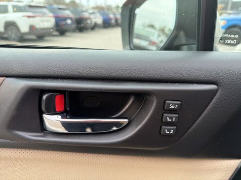 Used 2017 Subaru Outback 2.5i Limited image 15