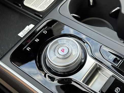 New 2026 Kia Carnival SX image 23