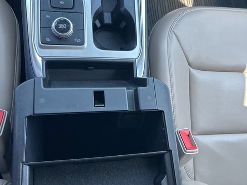 Used 2021 Ford Explorer XLT w/ Equipment Group 202A AWD/4WD image 42