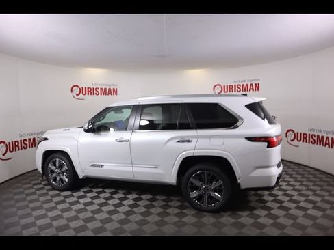 Used 2025 Toyota Sequoia Capstone AWD/4WD image 4