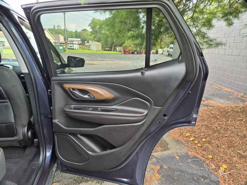 Used 2018 GMC Terrain SLE w/ Driver Convenience Package AWD/4WD image 33