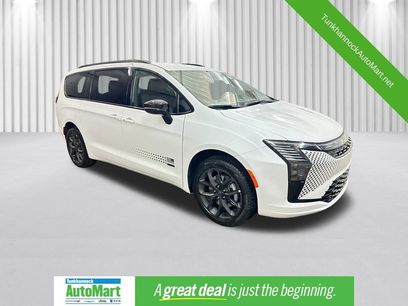 New 2027 Chrysler Pacifica Select