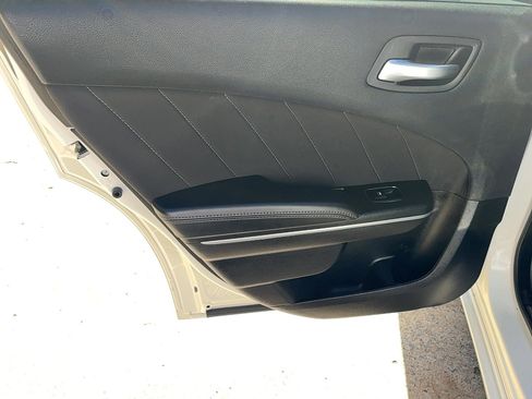 Used 2022 Dodge Charger SXT image 9