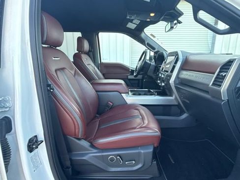 Certified 2022 Ford F250 Platinum w/ FX4 Off-Road Package AWD/4WD image 23