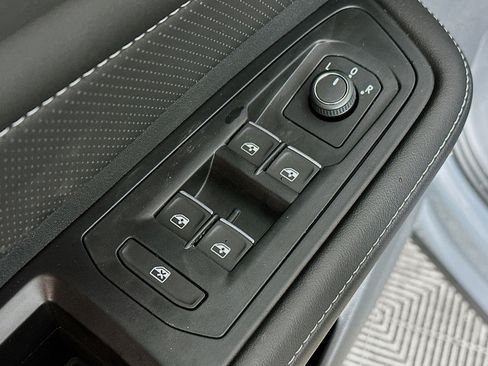 New 2026 Volkswagen Atlas Cross Sport SE image 17