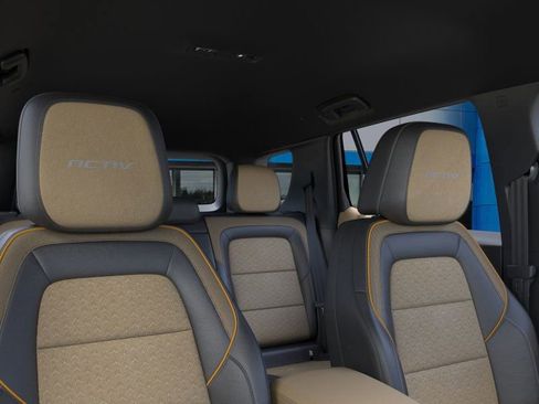 New 2026 Chevrolet Equinox ACTIV w/ Convenience Package III AWD/4WD image 24
