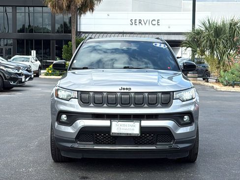 Used 2022 Jeep Compass Latitude FWD image 3