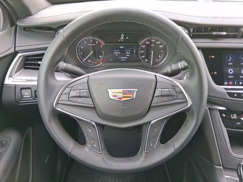 Used 2025 Cadillac XT5 Luxury w/ LPO, Floor Liner Package image 8