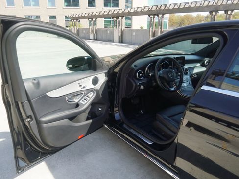 Used 2018 Mercedes-Benz C 300 4MATIC Sedan image 27