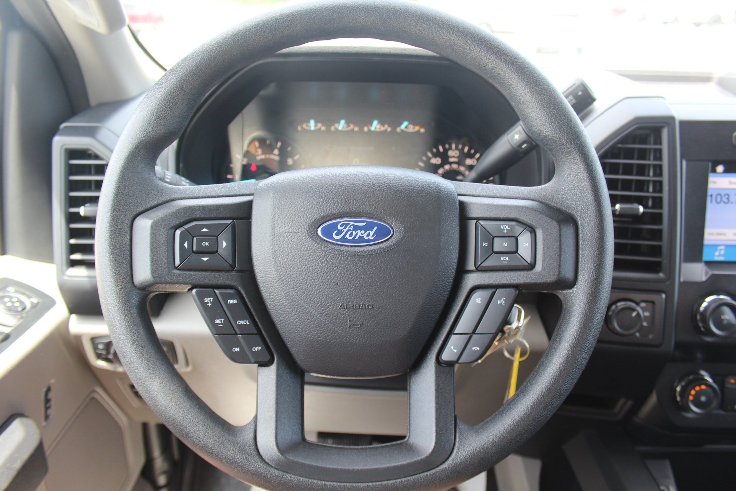 Used 2019 Ford F150 XL w/ Equipment Group 101A Mid AWD/4WD image 9