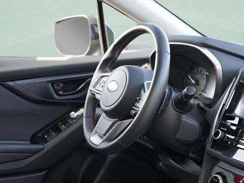 Used 2023 Subaru Crosstrek 2.0i Premium AWD/4WD image 12