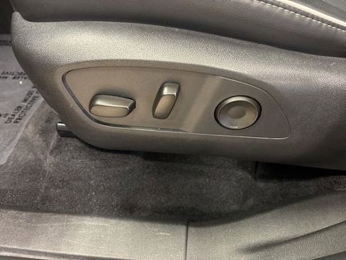 Used 2025 Buick Enclave Sport Touring image 37