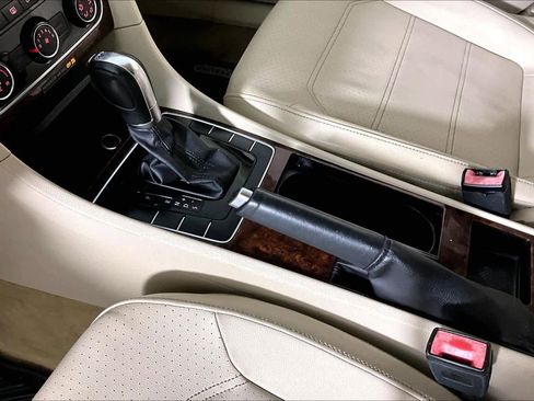 Used 2014 Volkswagen Passat 1.8T Wolfsburg Edition image 13