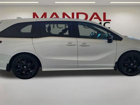 Used 2024 Honda Odyssey Sport image 7