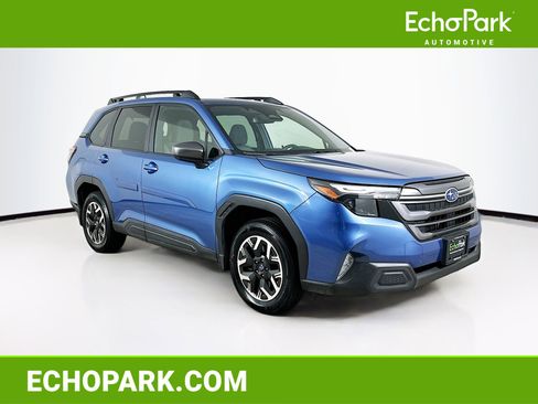 Used 2025 Subaru Forester Premium image 1