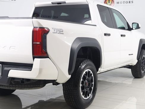 Used 2024 Toyota Tacoma TRD Off-Road image 41