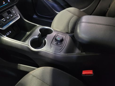 Used 2020 GMC Terrain SLE FWD image 26