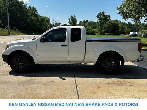 Used 2018 Nissan Frontier SV w/ Value Truck Package AWD/4WD image 4