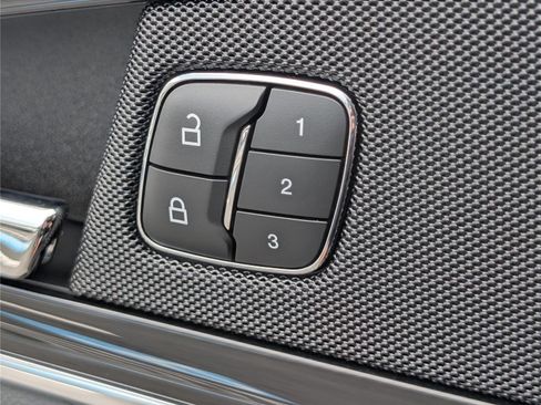 Used 2023 Lincoln Nautilus Reserve AWD/4WD image 21