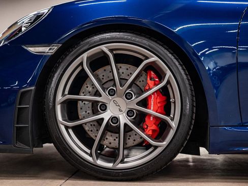 Used 2020 Porsche 718 Cayman GT4 RWD image 19