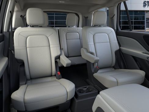 New 2026 Lincoln Aviator Reserve AWD/4WD image 11