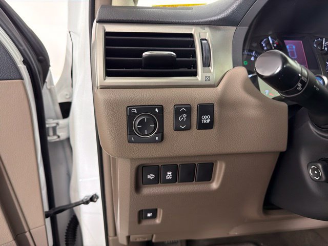 Used 2017 Lexus GX 460 AWD/4WD image 18