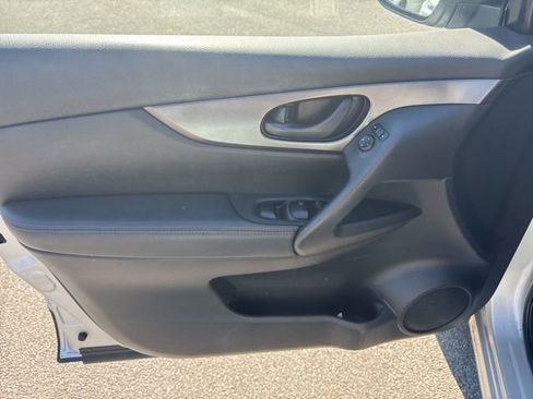 Used 2019 Nissan Rogue Sport S w/ Appearance Package image 14