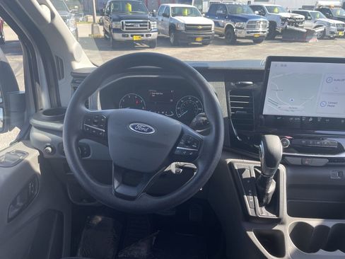Used 2023 Ford Transit 350 XLT image 12