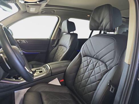 Certified 2025 BMW X7 xDrive40i image 14
