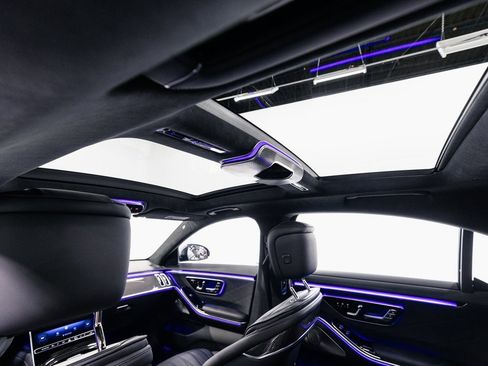 Certified 2025 Mercedes-Benz S 63 AMG S w/ Carbon Fiber Exterior Package image 25