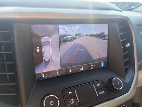 Used 2021 GMC Acadia Denali w/ Denali Technology Package image 13