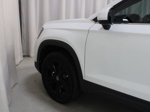 Used 2025 Volkswagen Taos SEL w/ Black Wheel Plus Package AWD/4WD image 30