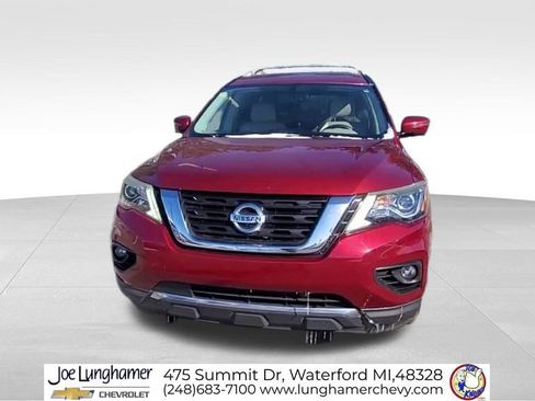 Used 2018 Nissan Pathfinder Platinum image 3