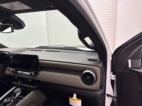 New 2026 Chevrolet Colorado ZR2 image 27