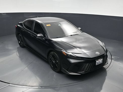 Used 2026 Toyota Camry SE FWD image 39