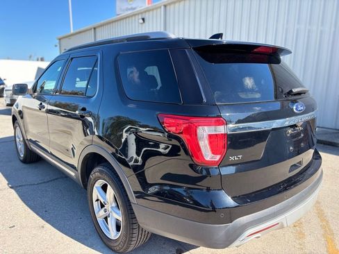 Used 2017 Ford Explorer XLT w/ Equipment Group 202A image 3