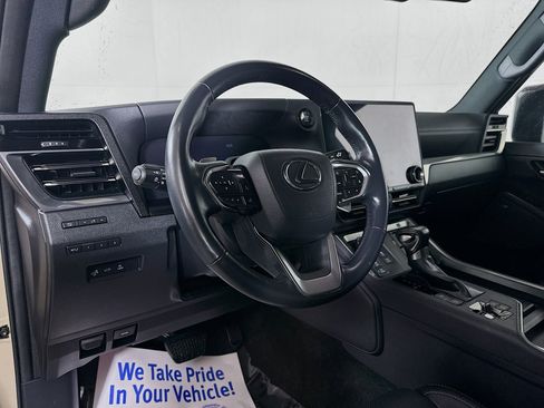 Used 2024 Lexus GX 550 AWD/4WD image 9