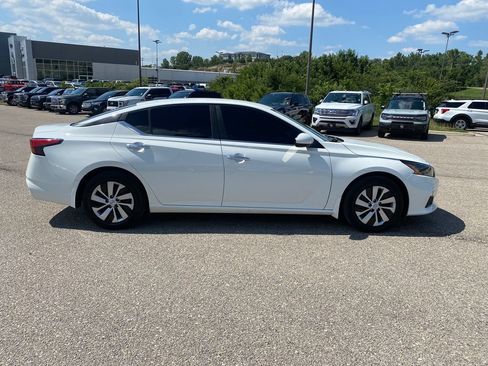 Used 2022 Nissan Altima 2.5 S FWD image 7